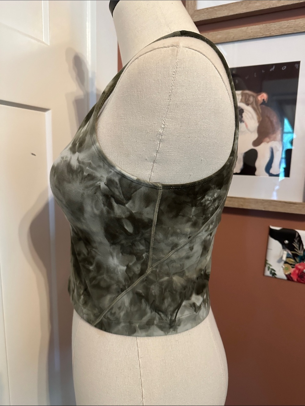 lululemon athletica Align Olive Tie-Dye V-Neck Crop 8 bra lined Tank - Picture 8 of 11